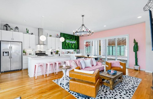 Nashville House | The Pink Cowgirl