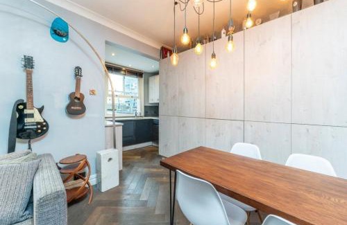 Haverstock Apartment | The Pink House