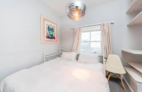 Haverstock Apartment | The Pink House