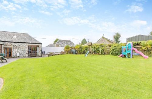 Tresmeer House | The Place 2B