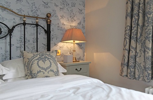 Capel Hotel | The Plough Inn