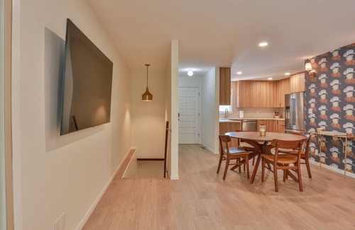 El Dorado House | The Plover Home. Newly remodeled for comfort & peace! 3B. 2 kings + 1 double.
