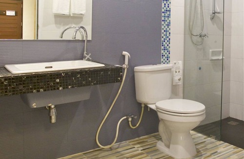 Khlang Hotel | The Plug Hotel