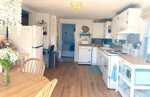 Newburyport Cottage | The Plum Island Shanty! Walk to the beach!