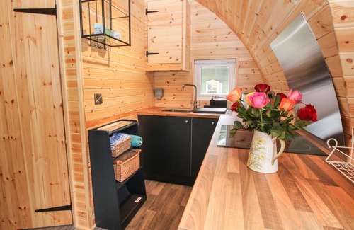 Halfway House Cottage | THE POD, pet friendly, character holiday cottage in Minsterley