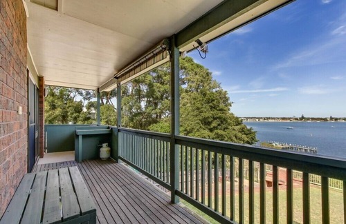 Lakes Entrance House | The Point - Lakes Entrance