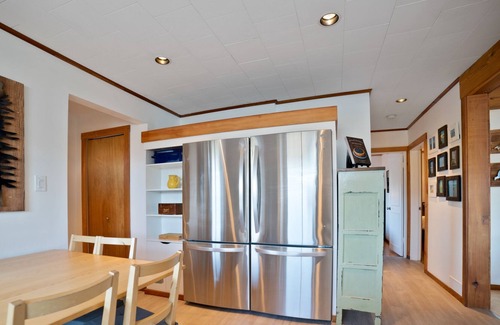 Port Renfrew House | The Point | Port Renfrew | 180-degree ocean views and private hot tub!