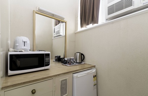 Doveton Hotel | The Prince Mark Motor Inn