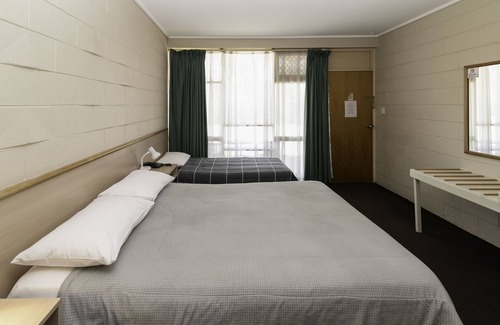 Doveton Hotel | The Prince Mark Motor Inn