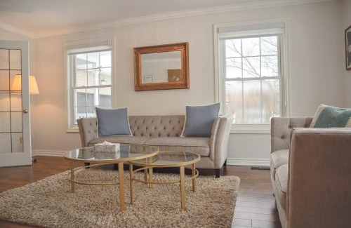 Historic Old Town House | The Promenade Cottage License # 002-2023