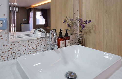 Sukhumvit Hotel | The Qube Fifty Hotel