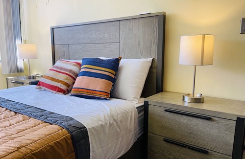 Pavas Bed & Breakfast | The Rainier Bed & Breakfast 2