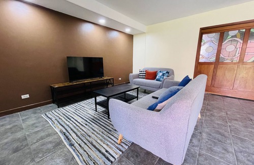 Pavas Bed & Breakfast | The Rainier Bed & Breakfast 2