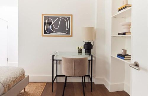 Hammersmith Broadway Apartment | The Ravenscourt Park Escape - Bright 2BDR Flat
