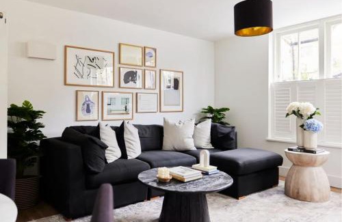 Hammersmith Broadway Apartment | The Ravenscourt Park Escape - Bright 2BDR Flat