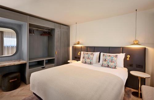 Manchester City Centre Hotel | The Reach at Piccadilly, Manchester, a Tribute Portfolio Hotel