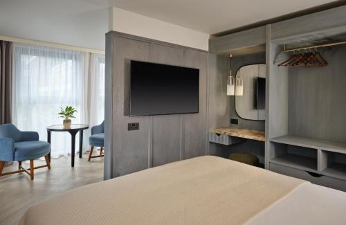 Manchester City Centre Hotel | The Reach at Piccadilly, Manchester, a Tribute Portfolio Hotel