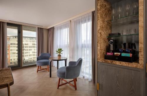 Manchester City Centre Hotel | The Reach at Piccadilly, Manchester, a Tribute Portfolio Hotel