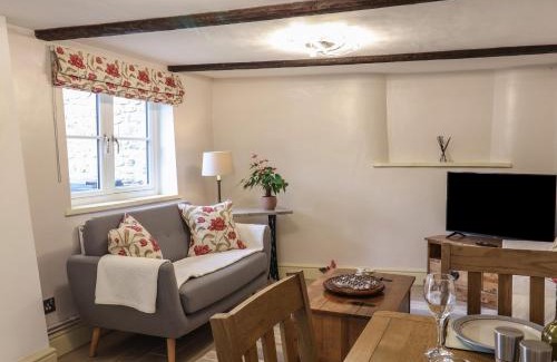 Honiton House | The Reading Room