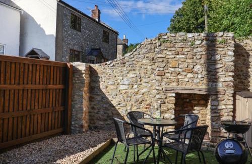 Honiton House | The Reading Room