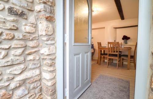 Honiton House | The Reading Room