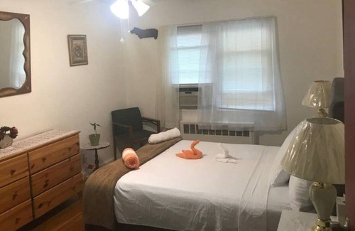 Canarsie Apartment | The Real B&B Home Brooklyn