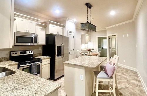Oxford House | The Rebel Yell, 3BR Luxe home by VelvetDitchVillas
