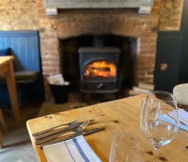 Cricklade Hotel | THE RED LION