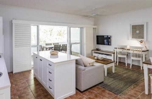 Palm Cove Hotel | The Reef House Adults Retreat - Enjoy 28 Complimentary Inclusions