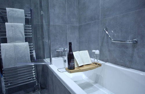 Galway City Centre Hotel | The Residence Hotel