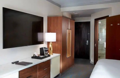 Central Park South Hotel | The Residences, a Hilton Club - Studio Premier