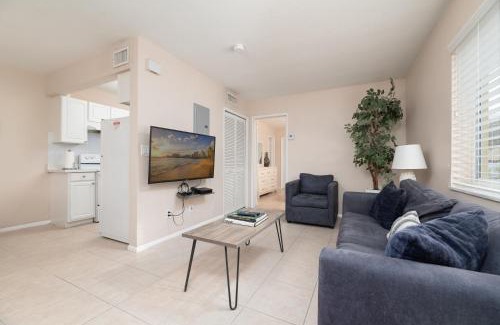 Wilton Manors Apartment | The Retreat 1 - Wilton Manors