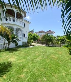 Yallahs House | The Retreat