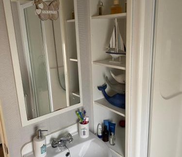 Prestatyn Apartment | The Retreat Palm - Lido Beach