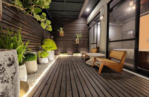 West Central District Hotel | The Retro Tai-Pan