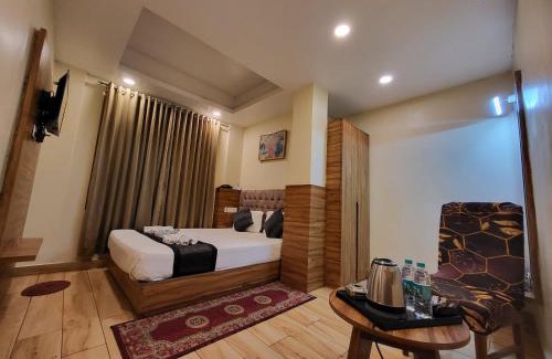 Darjeeling Hotel | The Revett