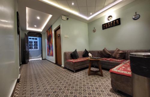 Darjeeling Hotel | The Revett