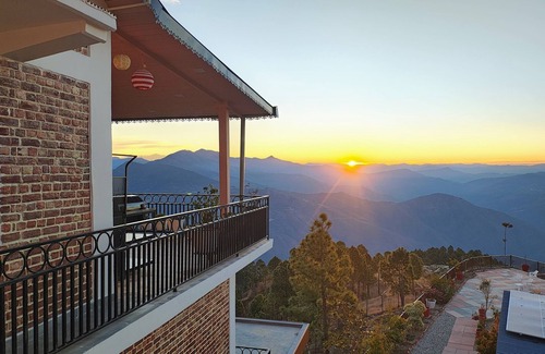 Kanatal Villa | The Ridge House By Himalayan Eco Lodges