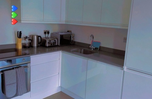 St Albans Apartment | The Ridgmont-st Albans-high Street- Near Luton Airport -train Station-balcony