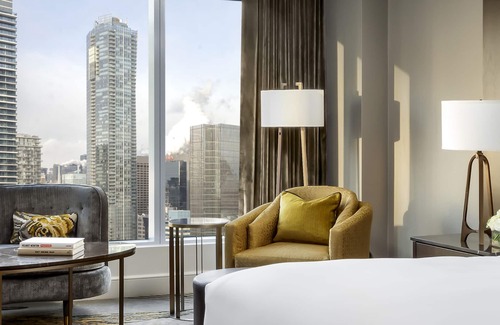 Toronto Entertainment District Hotel | The Ritz-Carlton, Toronto