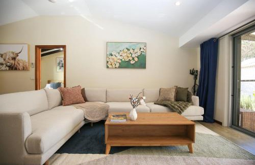 Harrietville House | The River House