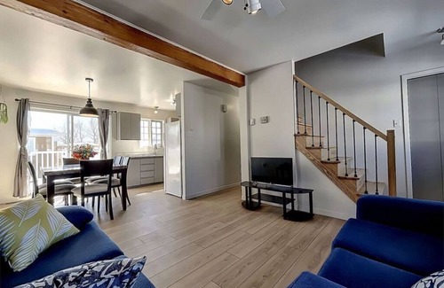 Saint-Etienne-de-Lauzon House | The river house