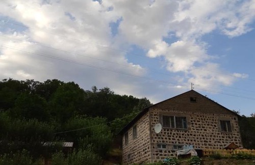 Yeghegis Bed & Breakfast | The River House Yeghegis