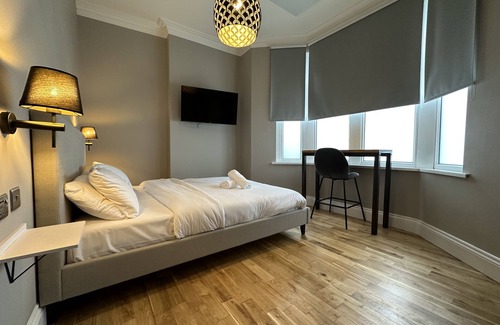 Riverside Bed & Breakfast | The Riverhouse