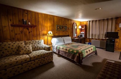 Hayward Hotel | The Riverside Motel