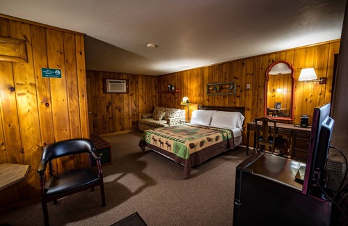 Hayward Hotel | The Riverside Motel
