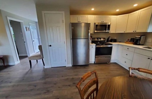 Thomaston House | The RiverView
