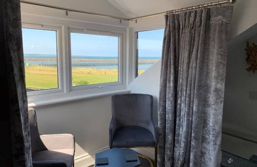 Woodhorn Cottage | The Rockpool - Private HOT TUB + Sea Views