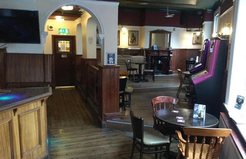 Swindon Hotel | The Rolleston Arms