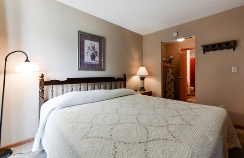 Table Rock Condo | The Roost Royale